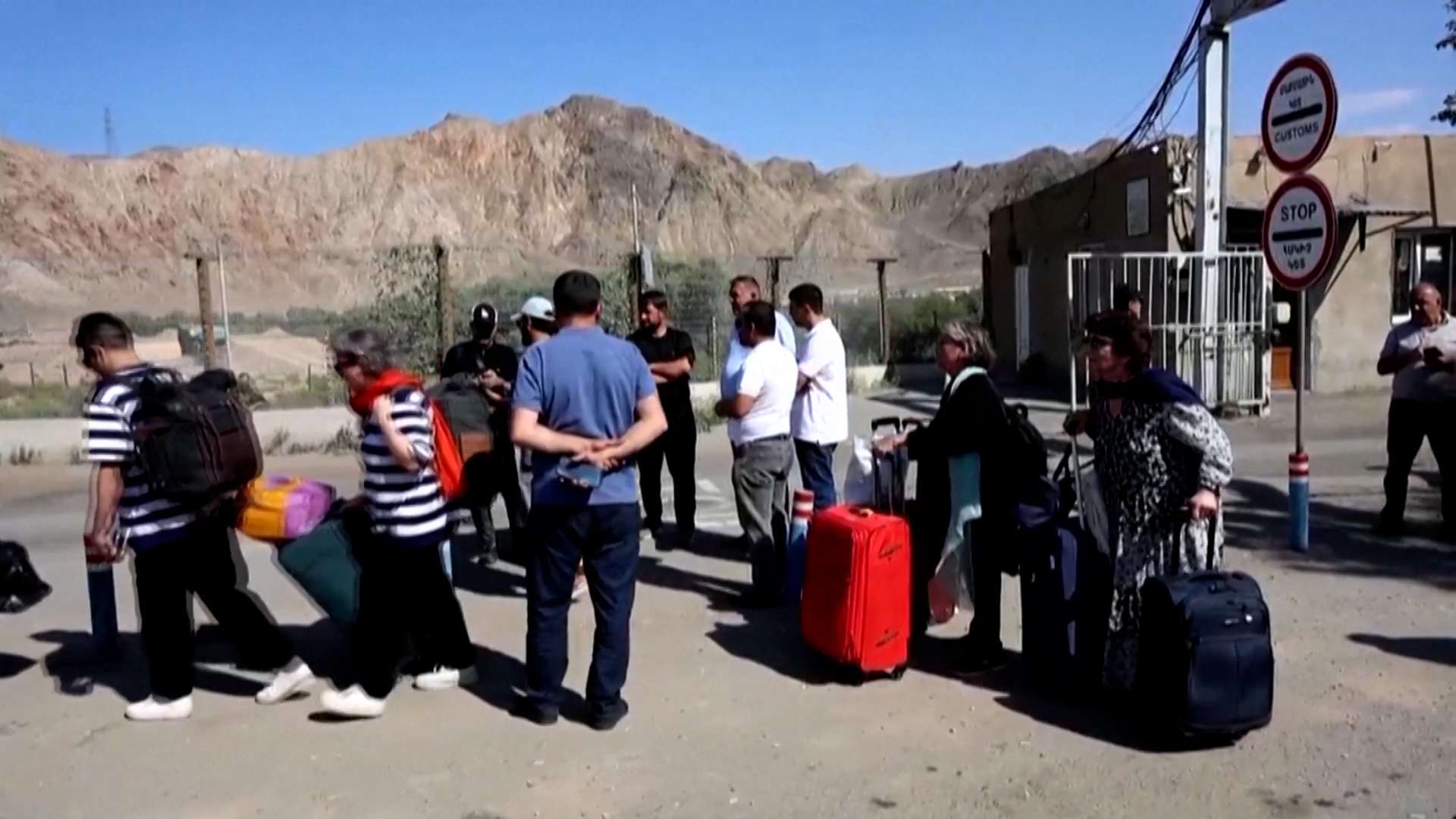 द्वन्दको त्रासका कारण देश छाड्न थाले इरानी नागरिक