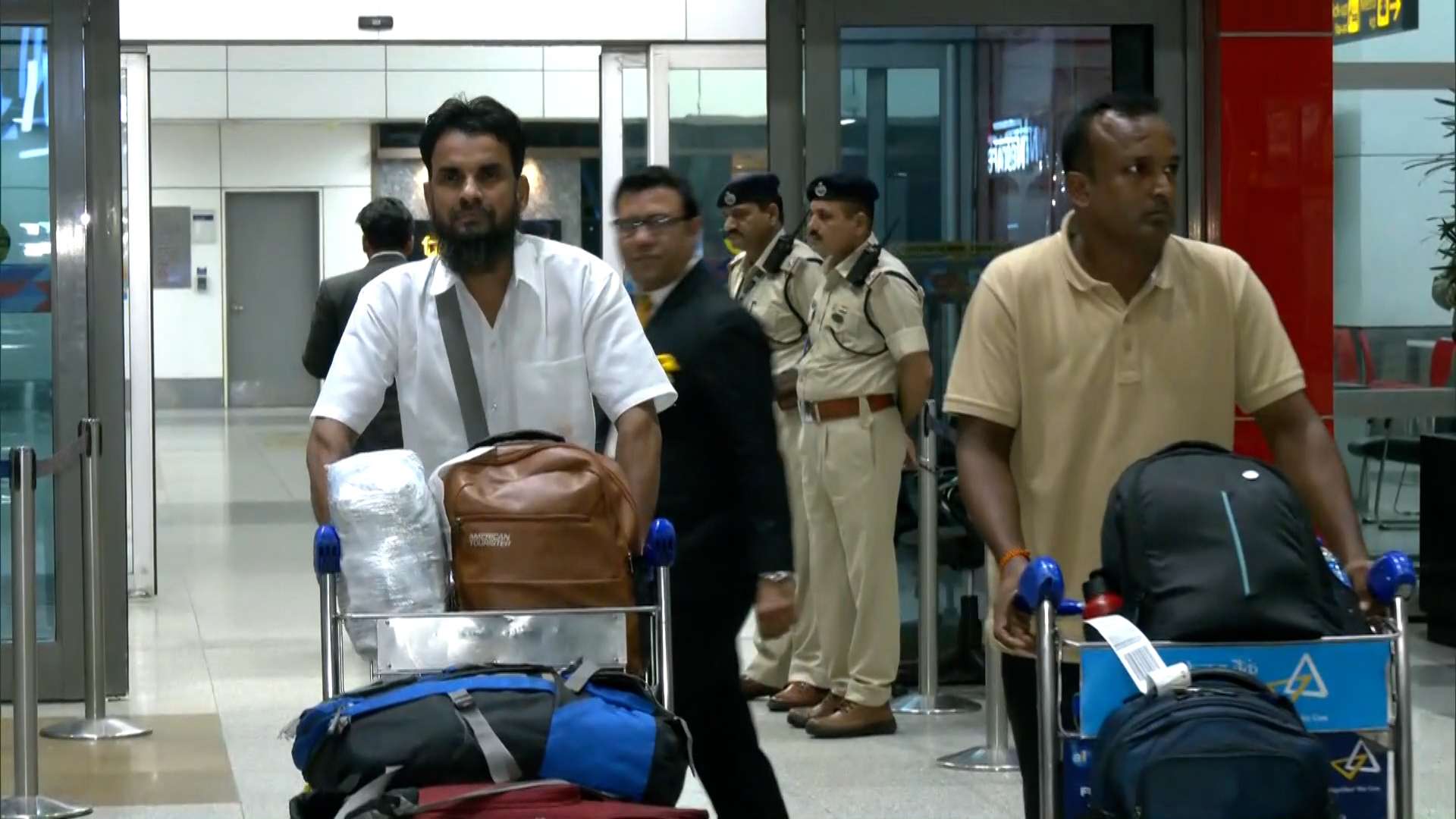 दिल्लीको इन्दिरा गान्धी अन्तर्राष्ट्रिय विमानस्थलबाट ४८ उडान रद्द