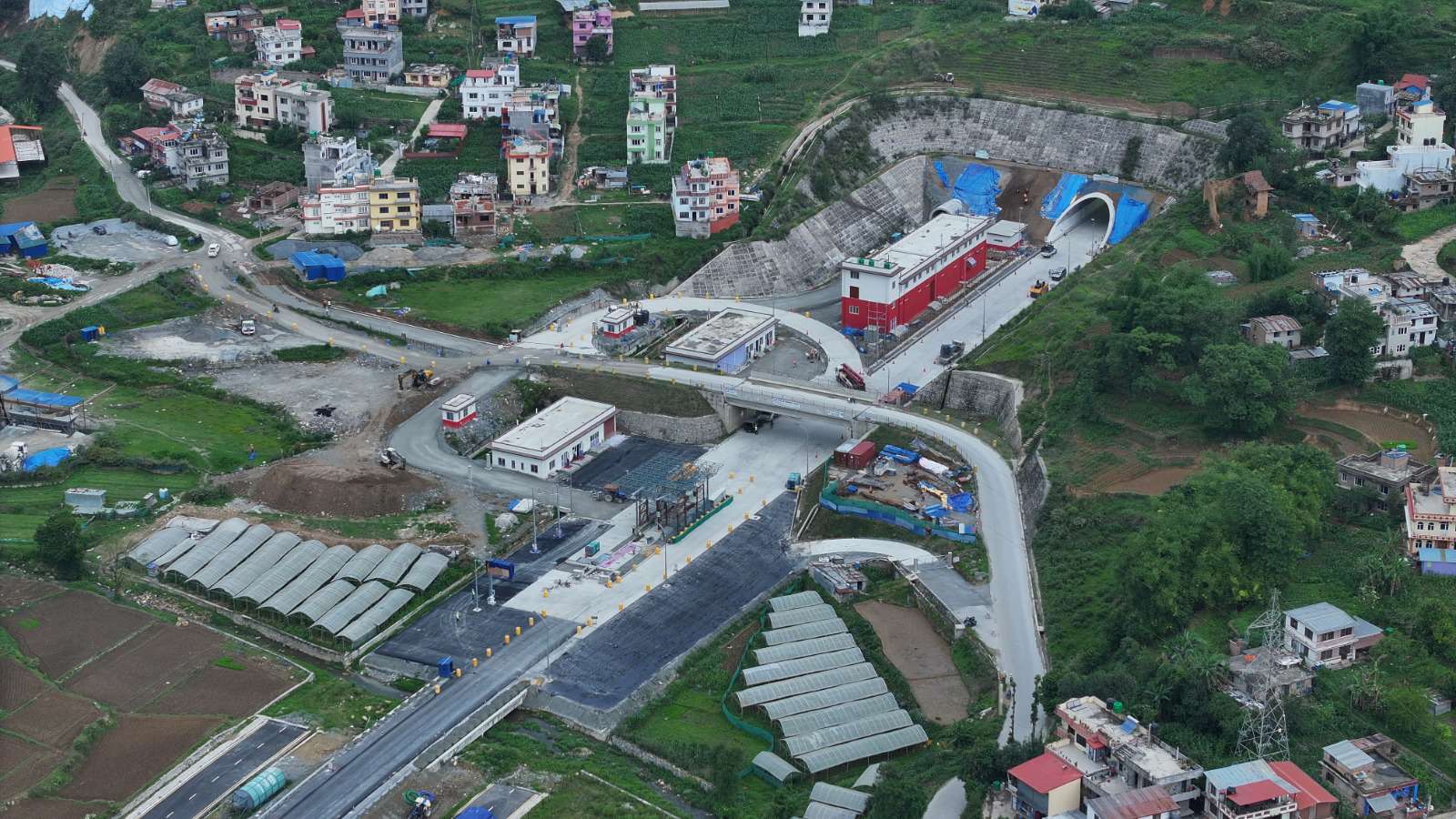 तस्विरमा बलम्बु फ्लाइओभर र सुरुङ मार्ग