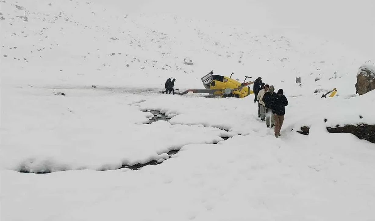 सोलुखुम्बुको लोबुचेमा अल्टिच्युट एयरको हेलिकोप्टर दुर्घटना, पाइलटको सकुसल उद्धार