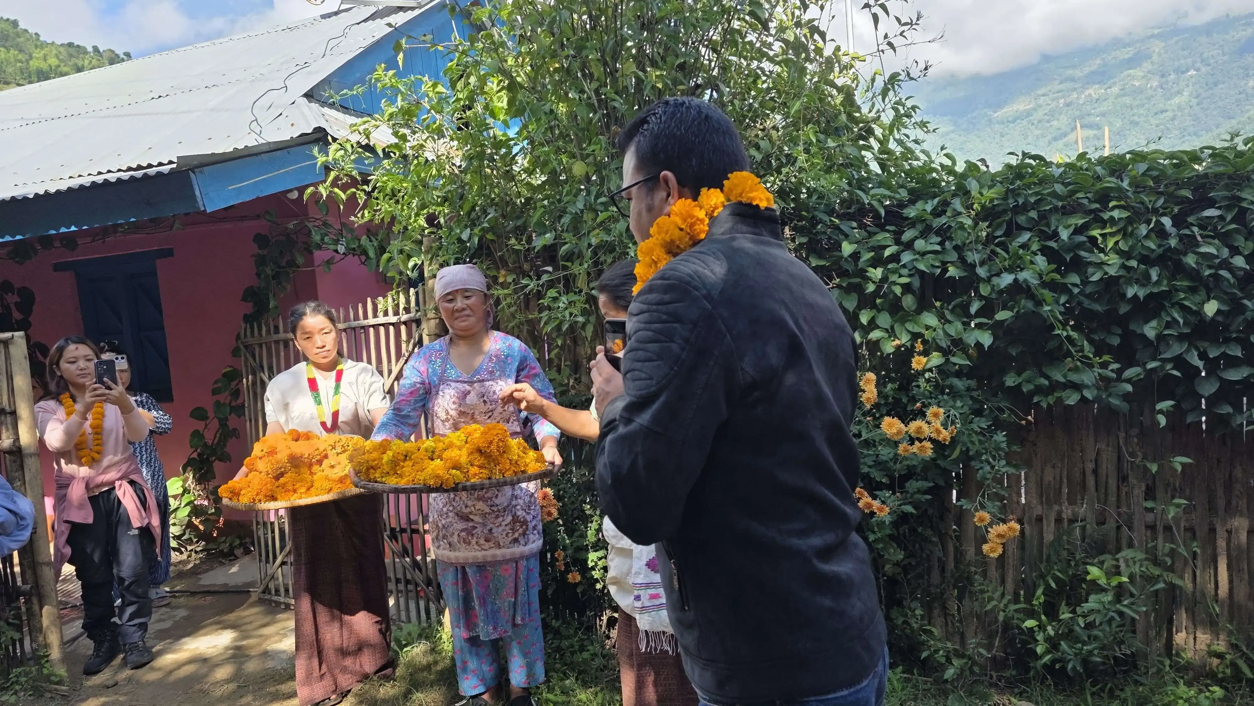 स्याउले सिप्टिङ होमस्टे : जहाँ रातो टीका–माला र मह मिसाइएको पानीले स्वागत गरिन्छ