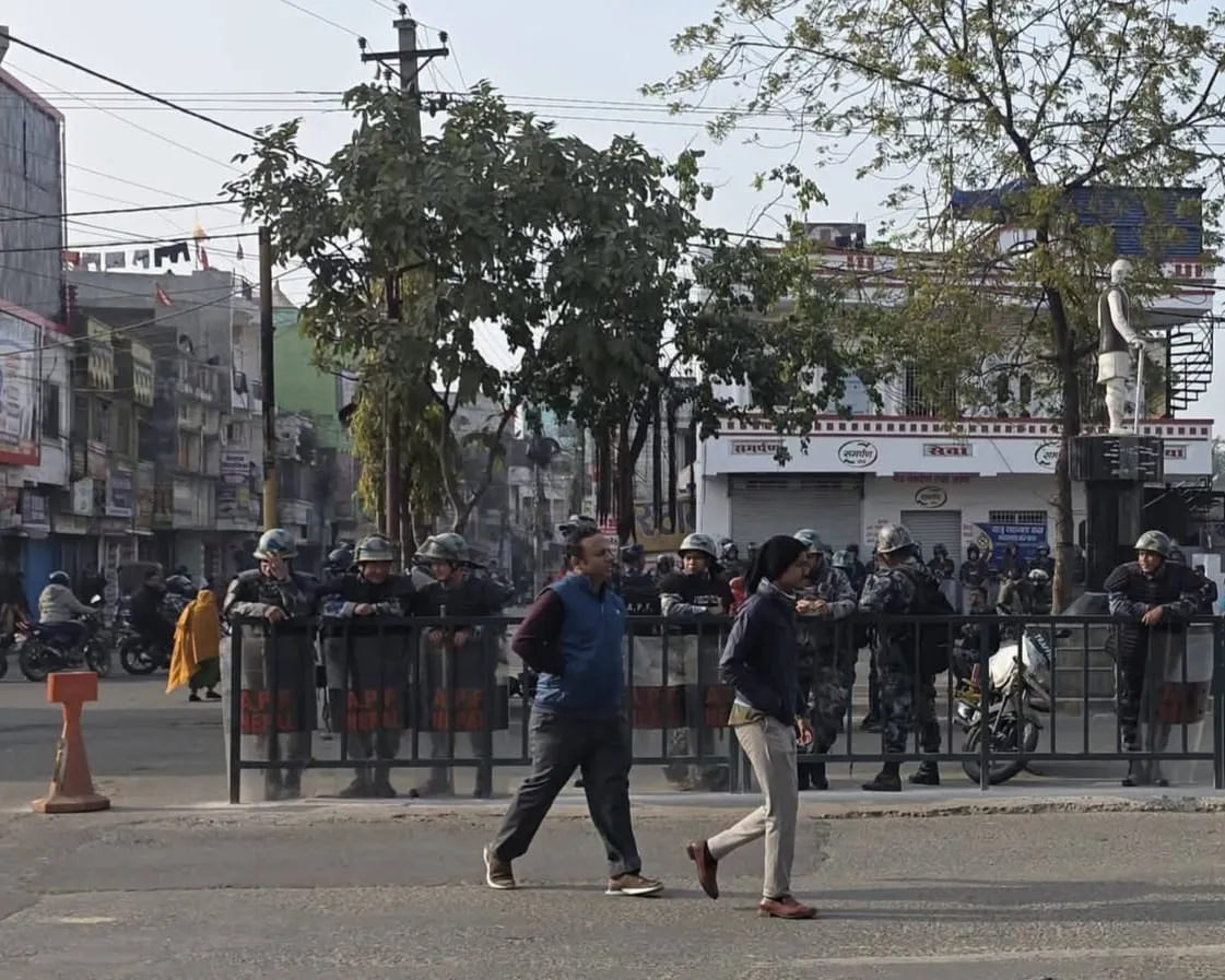 निषेधाज्ञाकै बीच वीरगञ्जमा झडप र प्रदर्शनः पत्रकारमाथि आक्रमण, तीनजना पक्राउ