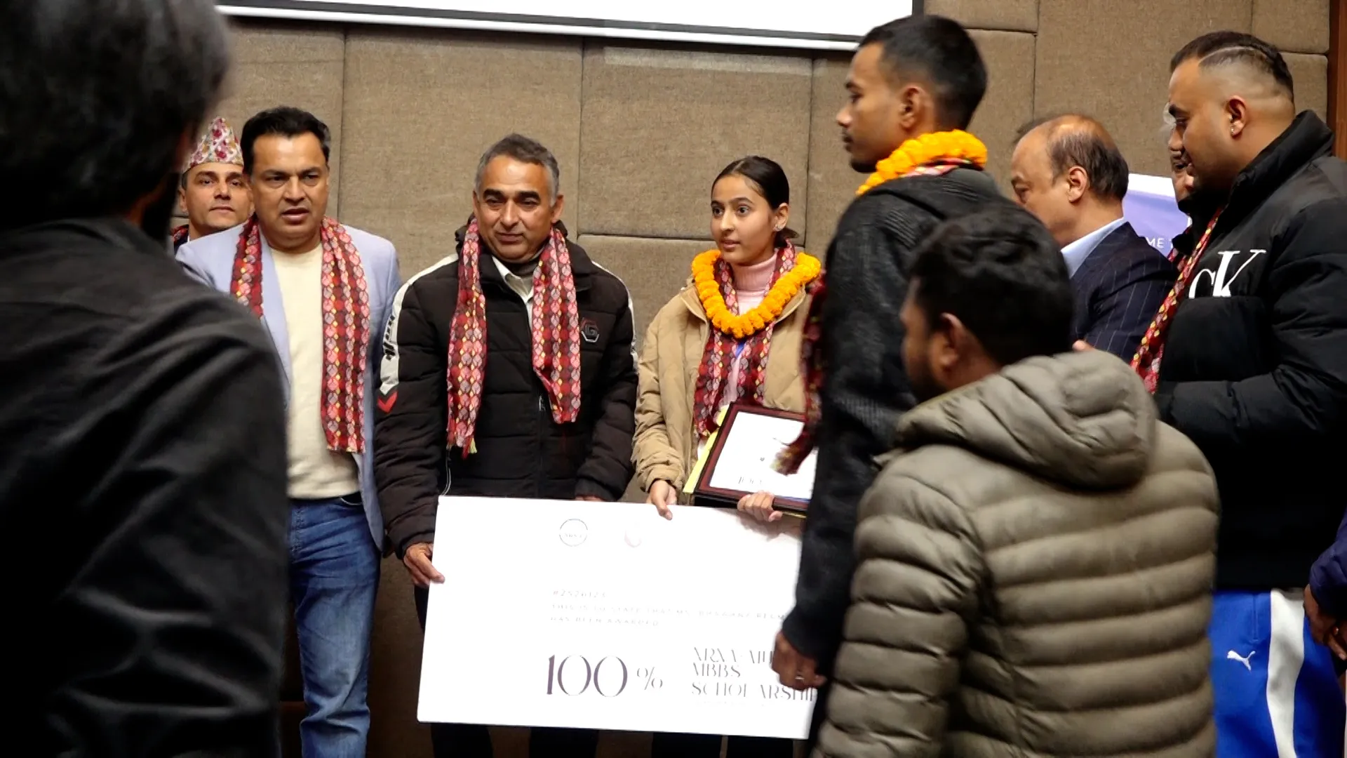 सचिन र भावनालाई एनआरएनएको पूर्ण छात्रवृत्ति, ६ बर्ष एमबीबीएस पढ्न पाउने